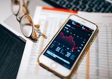 تداول الأسهم في أوقات الأزمات: هل الآن هو الوقت المناسب؟