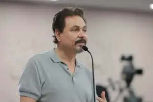 الحوار الوطني.. الفنان محمد رياض يطالب بإدراج المهرجان القومى للمسرح في خطة الموازنة للمهرجانات