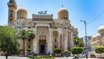 وزير الأوقاف: بناء وترميم أكثر من 10 آلاف مسجد في 9 سنوات