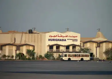 وزارة الطيران: دراسات لتطوير مطار الغردقة وإنشاء مبنى جديد للركاب صديق للبيئة