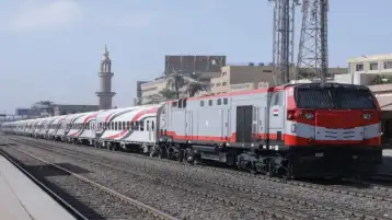 مصرع شاب مجهول الهوية دهسا بقطار الصعيد أثناء عبور مزلقان في قنا