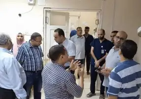 وكيل صحة قنا يجري جولة مسائية لمستشفي قوص المركزي
