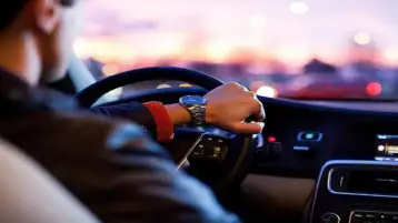 بولندا تمنع السيارات المسجلة في روسيا من دخول أراضيها
