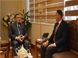 وزير التنمية المحلية يتابع مع محافظ الدقهلية الموقف التنفيذي لمشروعات حياة كريمة