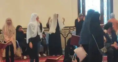 إلهام شاهين ولبلبة يشاركان في جنازة أشرف مصليحي