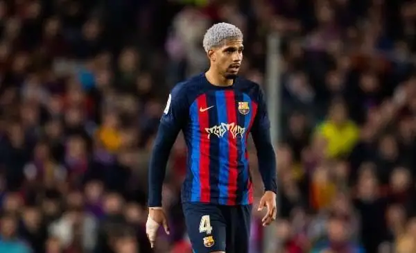أراوخو يدعم صفوف برشلونة قبل مواجهة دوري أبطال أوروبا