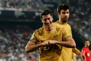 ليفاندوفسكي يقود هجوم برشلونة لمواجهة أنتويرب البلجيكي بدوري الأبطال
