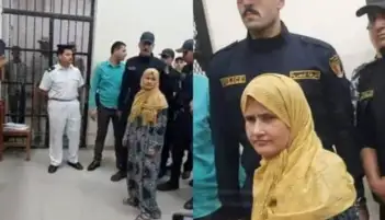 قتلتيه ليه؟.. تفاصيل أول مواجهة بين المتهمة بقتل طفلها بالشرقية وطليقها داخل المحكمة