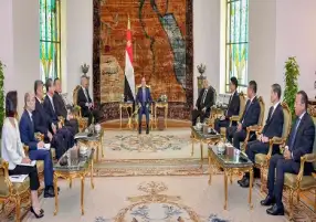 السيسي ووفد صيني يؤكدان الحرص المتبادل على مواصلة تطوير التعاون الثنائي