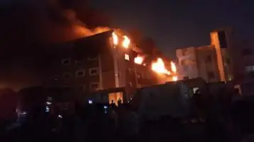 اندلاع حريق بمصنع لصباغة الملابس في العبور