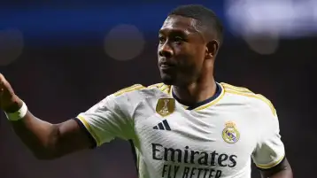بعد الخسارة بثلاثية.. ألابا يقدم اعتذاره لجماهير ريال مدريد