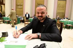 النائب محمد الجارحي يوقع نموذج التزكية لترشيح الرئيس السيسي لفترة رئاسية جديدة