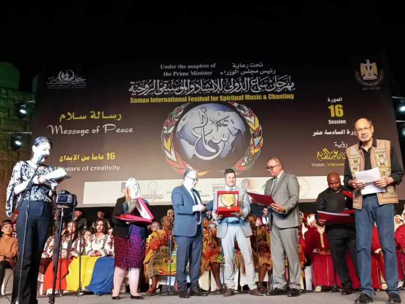 أنشودة سلام في ختام مهرجان سماع وملتقى الأديان على مسرح السور الشمالي