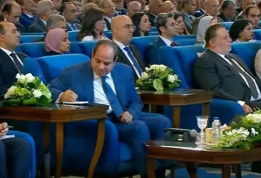 السيسي: توفير وقود لأكثر من 10 ملايين سيارة أمر ليس سهلا.. ادركوا الأمر دي بلدنا كلنا