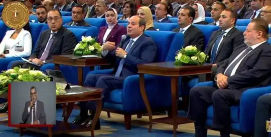 الرئيس السيسي: درجة الإهمال بميناء الإسكندرية وصلت إن الناس تعمل جواه مدرسة وعمارة