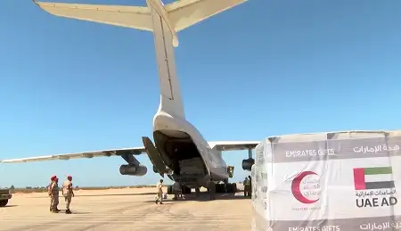 37 طائرة مساعدات إماراتية منذ إطلاق الجسر الجوي إلى ليبيا
