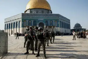 قوات الاحتلال تغلق مداخل قرى برام الله وتفرض قيودا على دخول المسجد الأقصى