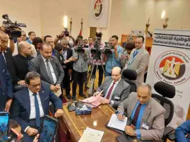 فريد زهران يصل الوطنية للانتخابات للتقدم بأوراق ترشحه للرئاسة