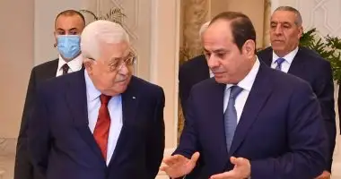 مستشار الرئيس الفلسطيني: حديث الرئيس السيسي وأبو مازن تناول تحديد احتياجات قطاع غزة