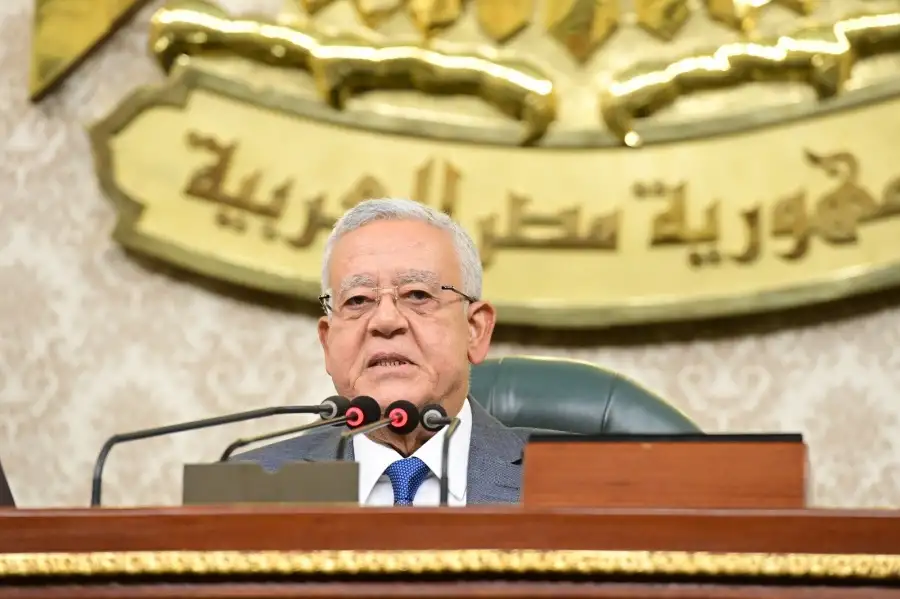 رئيس "النواب" مازحا مع الأعضاء: "مفطرتوش النهاردة ولا إيه".. ويحيل اتفاقية إلى اللجنة التشريعية