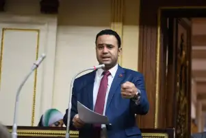 النائب محمود بدر يطالب باستدعاء وزير التعليم للبرلمان لشرح معايير اختيار الـ30 ألف معلم
