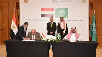 وزير العمل ونظيره السعودي يوقعان اتفاقية تشغيل برنامج الفحص المهني بين البلدين