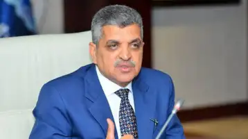 أسامة ربيع: الرئيس السيسي وجه بدراسة مشروع ازدواج قناة السويس بالكامل