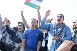 النائب أحمد فتحي يشارك فى مظاهرات أمام النصب التذكارى لدعم القضية الفلسطينية