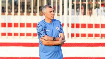 أسامة نبيه يرحل عن تدريب المريخ السوداني