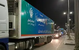 تجهيز 40 شاحنة مساعدات إنسانية لإدخالها إلى قطاع غزة عبر منفذ رفح غدا