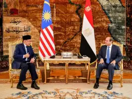 السيسي يستقبل بقصر الاتحادية رئيس وزراء ماليزيا