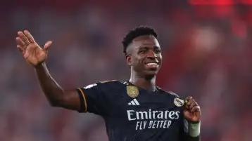 تقرير.. فينيسيوس يهزم العنصرية ويحافظ على توهجه مع ريال مدريد