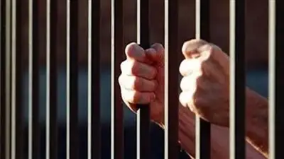 حبس شخص وتاجر خردة كونا عصابة لسرقة السيارات في إمبابة
