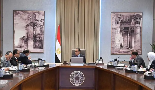 رئيس الوزراء يتابع إجراءات تنفيذ برنامج رد الأعباء التصديرية وميكنة إجراءاته