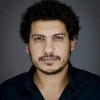 الفنان وائل شوقي يمثل مصر في بينالي فينيسيا الـ60