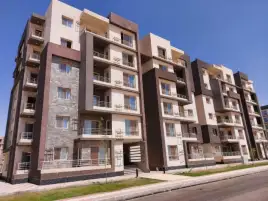 وزير الإسكان يُتابع سير العمل بمشروعات «سكن كل المصريين» بالعاشر من رمضان