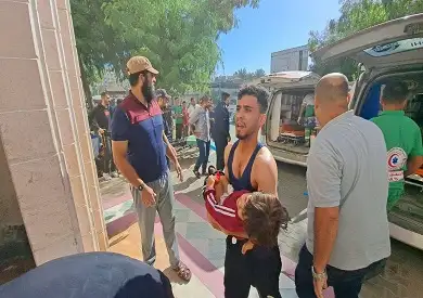 الاحتلال الإسرائيلي يقصف مدرسة الفاخورة في معسكر جباليا شمال قطاع غزة