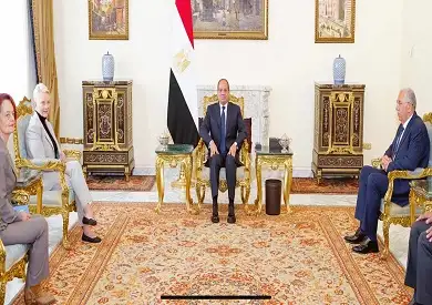 السيسي يشدد على قلق مصر البالغ من استمرار تدهور الأوضاع الإنسانية بقطاع غزة