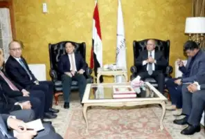 وزير النقل يلتقي رئيس وقيادات شركة أفيك الصينية لبحث التعاون في مجال توطين الصناعة