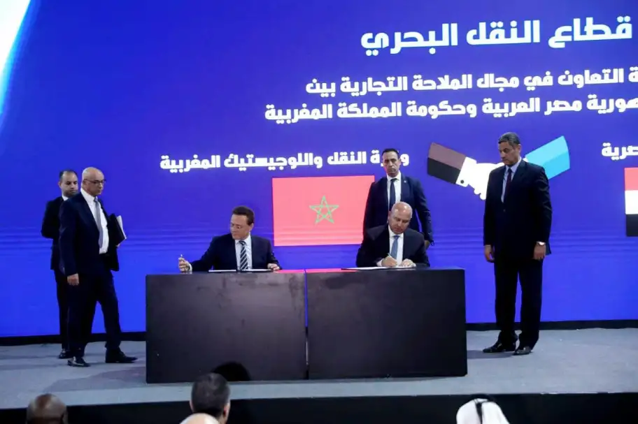 وزير النقل ونظيره المغربي يوقعان اتفاقية تعاون ومذكرتي تفاهم في مجالات السكك الحديدية
