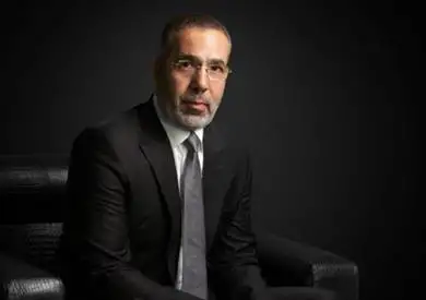 مدحت العدل: إذا أردت من الفنان ألا يعمل لنصرة أي قضية فلتطلب ذلك من كل المهن الأخرى