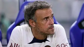 تقارير.. إنريكي يطلب التعاقد مع نجم برشلونة في يناير