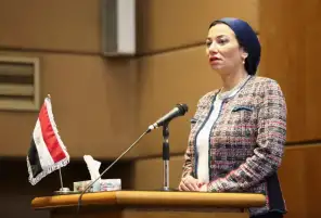 وزيرة البيئة: الحكومة وفرت ميزانية 60 مليون جنيه لشراء أجهزة تعقيم من اجل التخلص الآمن من المخلفات الطبية بالمستشفيات