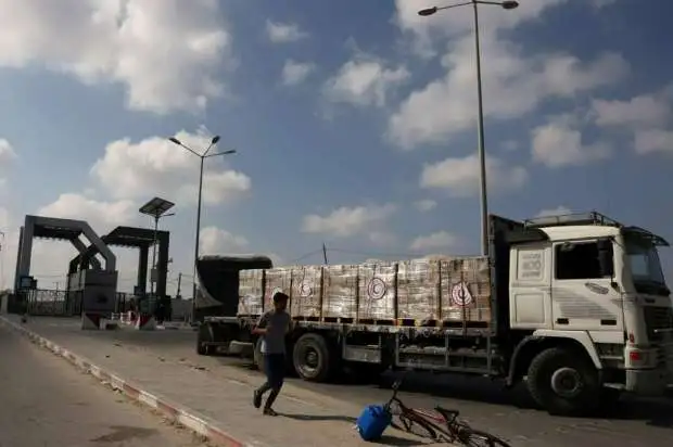 الهلال الأحمر الفلسطيني: الاحتلال يمنع نقل المساعدات للشمال.. والمياه والغذاء منعدمان كليا