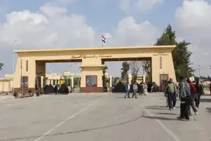 القاهرة الإخبارية: عودة 100 مواطن مصري من غزة بعد جهود مكثفة