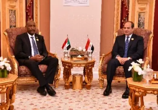 السيسي والبرهان يلتقيان على هامش أعمال القمة العربية الإسلامية بالرياض