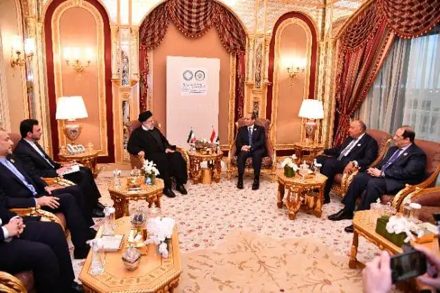 ‎السيسي يلتقي الرئيس الإيراني في الرياض على هامش القمة العربية الإسلامية