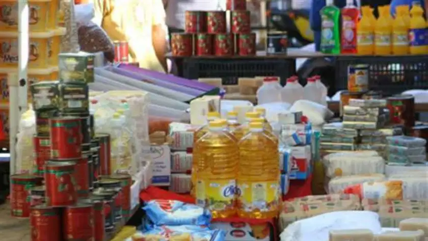 خبراء: انفلات سعر الدولار بالسوق الموازية وراء فشل مبادرة خفض الأسعار