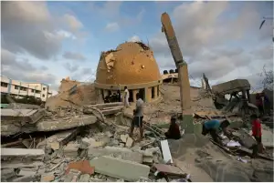 سمير غطاس: هناك مخطط لنقل المعركة بجنوب غزة لدفع السكان إلى الحدود المصرية