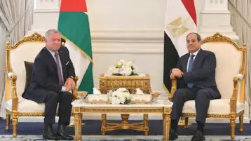 الرئيس السيسي يستقبل العاهل الأردني بعد ساعات من التوصل لهدنة غزة
